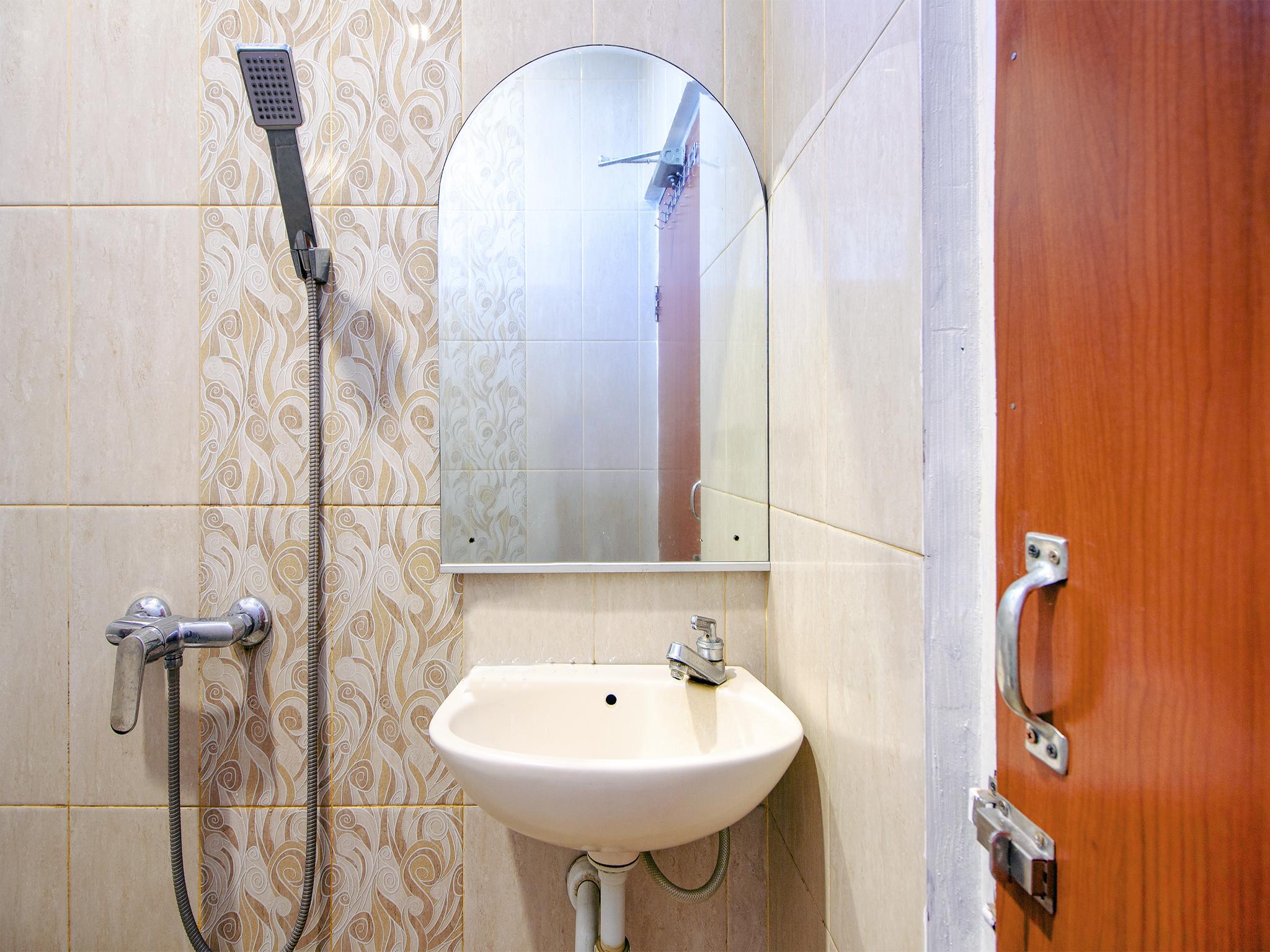 Oyo 1683 Hotel Musafira Syariah يوغياكارتا المظهر الخارجي الصورة