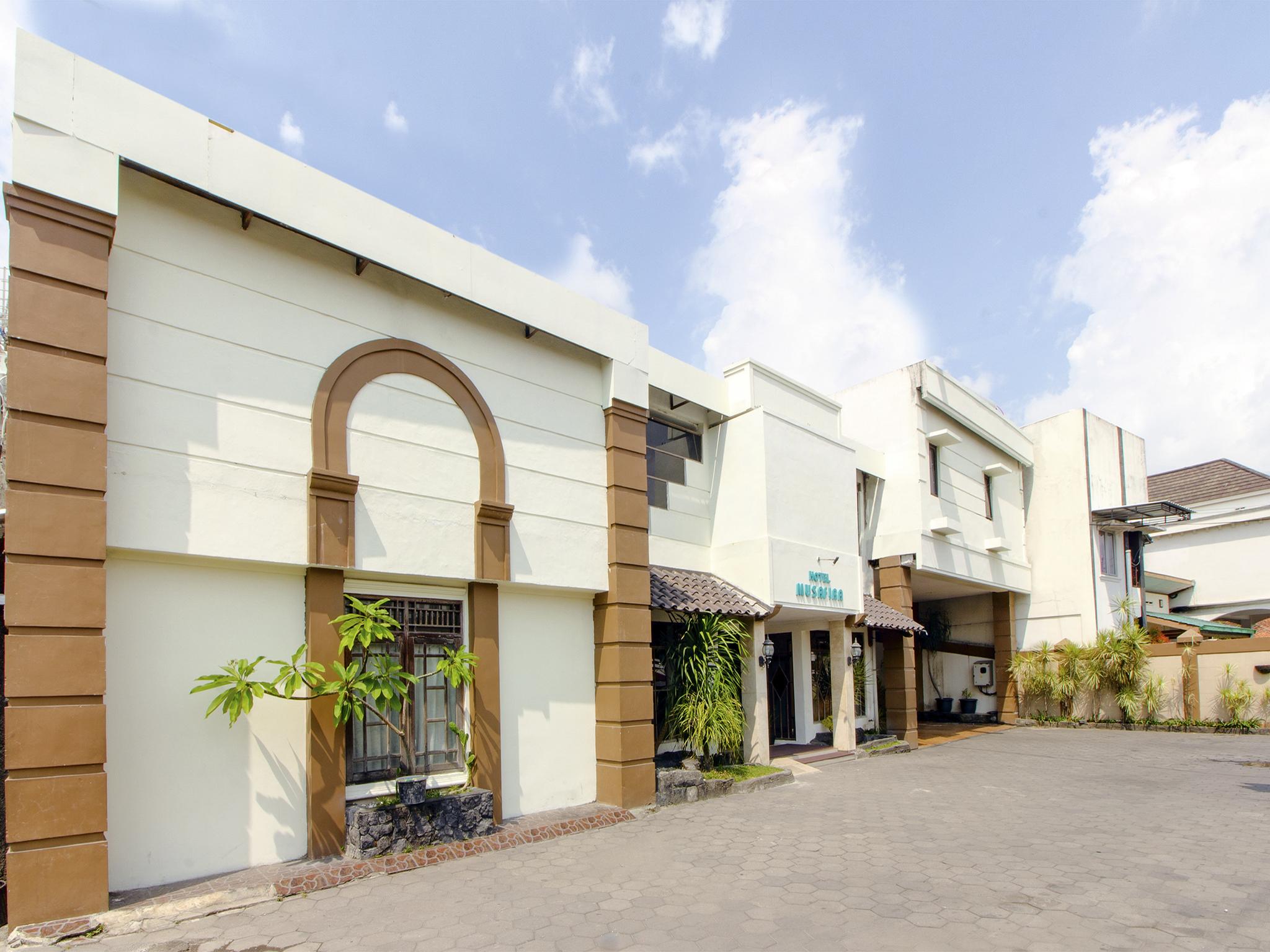 Oyo 1683 Hotel Musafira Syariah يوغياكارتا المظهر الخارجي الصورة