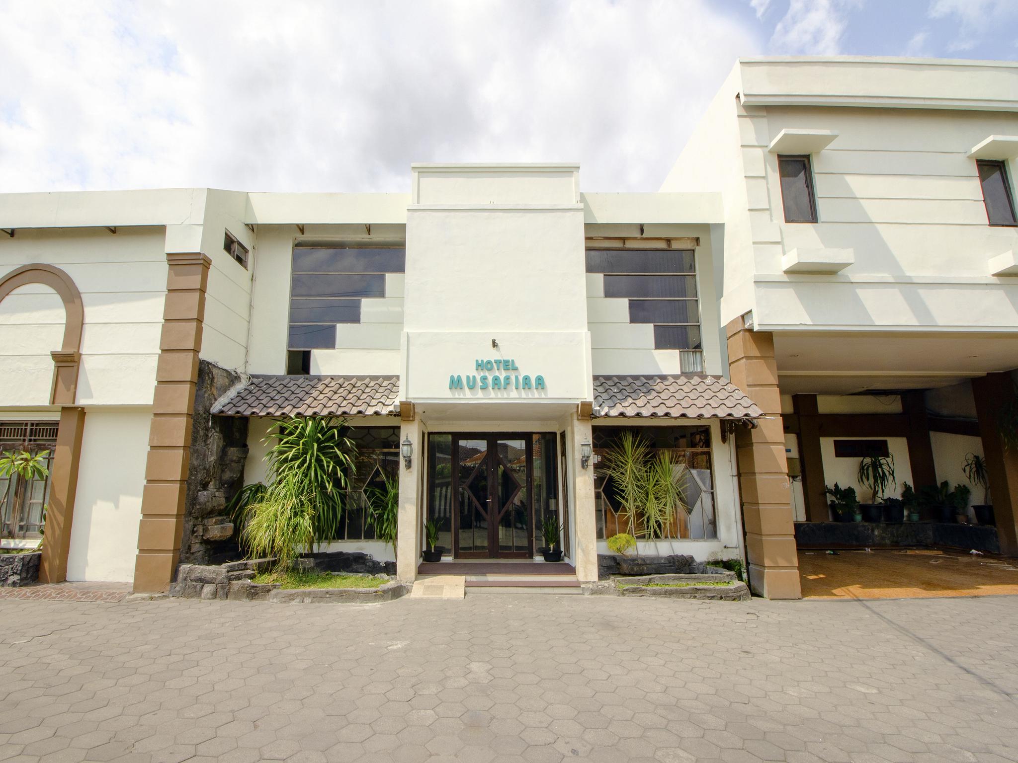 Oyo 1683 Hotel Musafira Syariah يوغياكارتا المظهر الخارجي الصورة