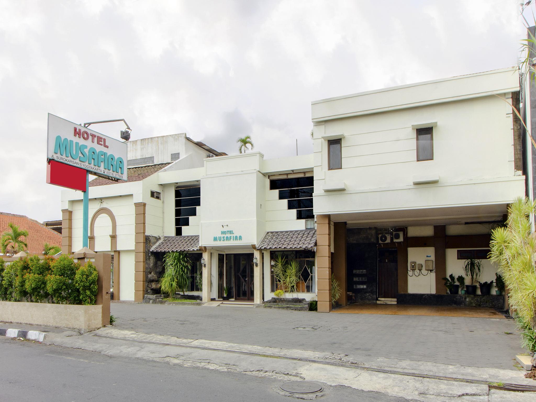Oyo 1683 Hotel Musafira Syariah يوغياكارتا المظهر الخارجي الصورة