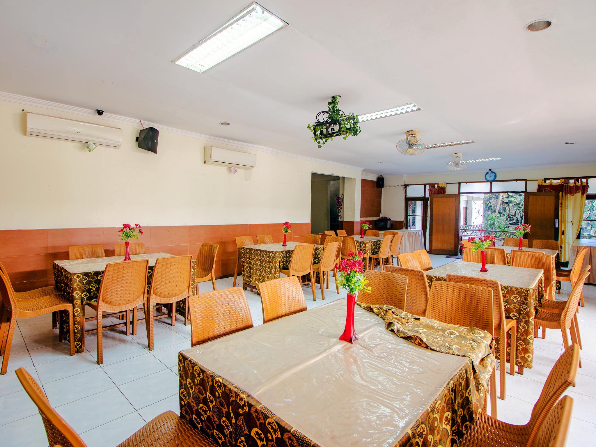 Oyo 1683 Hotel Musafira Syariah يوغياكارتا المظهر الخارجي الصورة